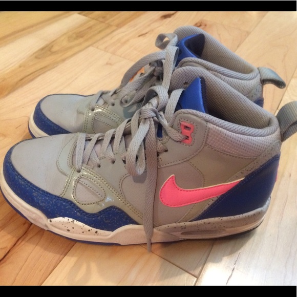 nike Shoes - 🇺🇸SALE 2013 Nike air flight tennis shoes size 7